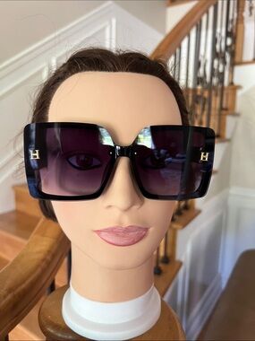 Oversized Square Sunglasses in Black with Purple Gradient Lenses Designer style